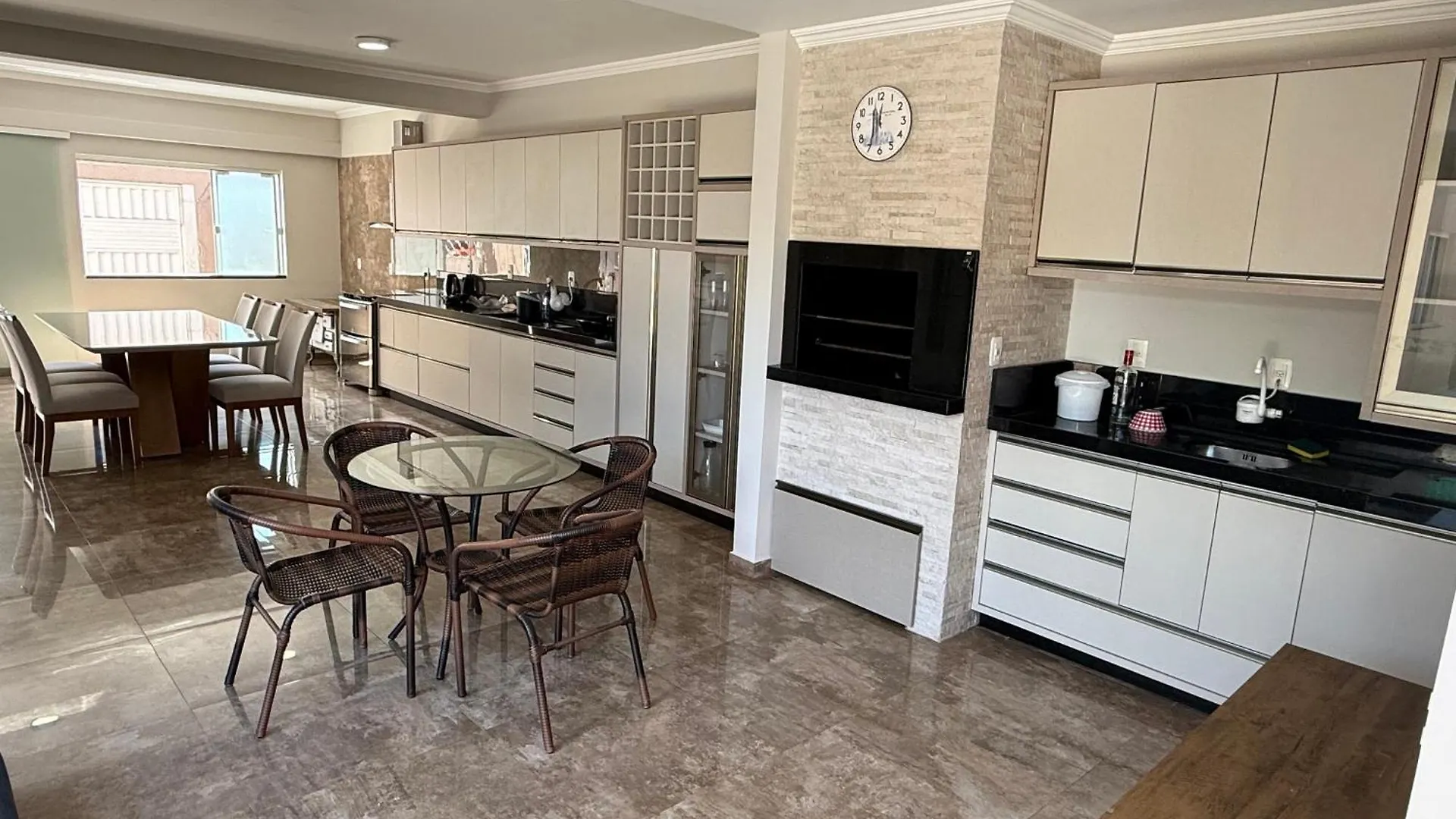 Homestay Bella Casa Suites Itapema